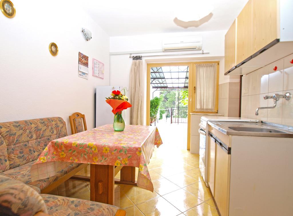 Apartments Branko 1348 พูลา ภายนอก รูปภาพ