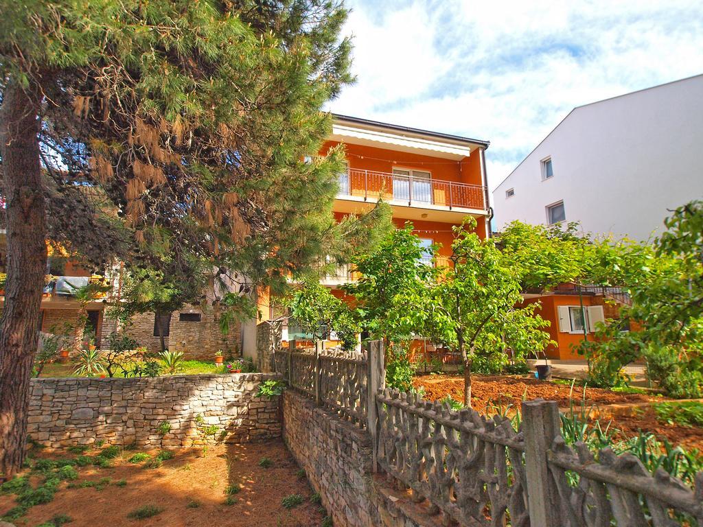 Apartments Branko 1348 พูลา ภายนอก รูปภาพ