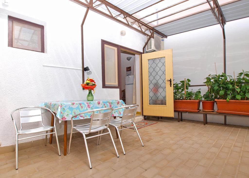 Apartments Branko 1348 พูลา ภายนอก รูปภาพ