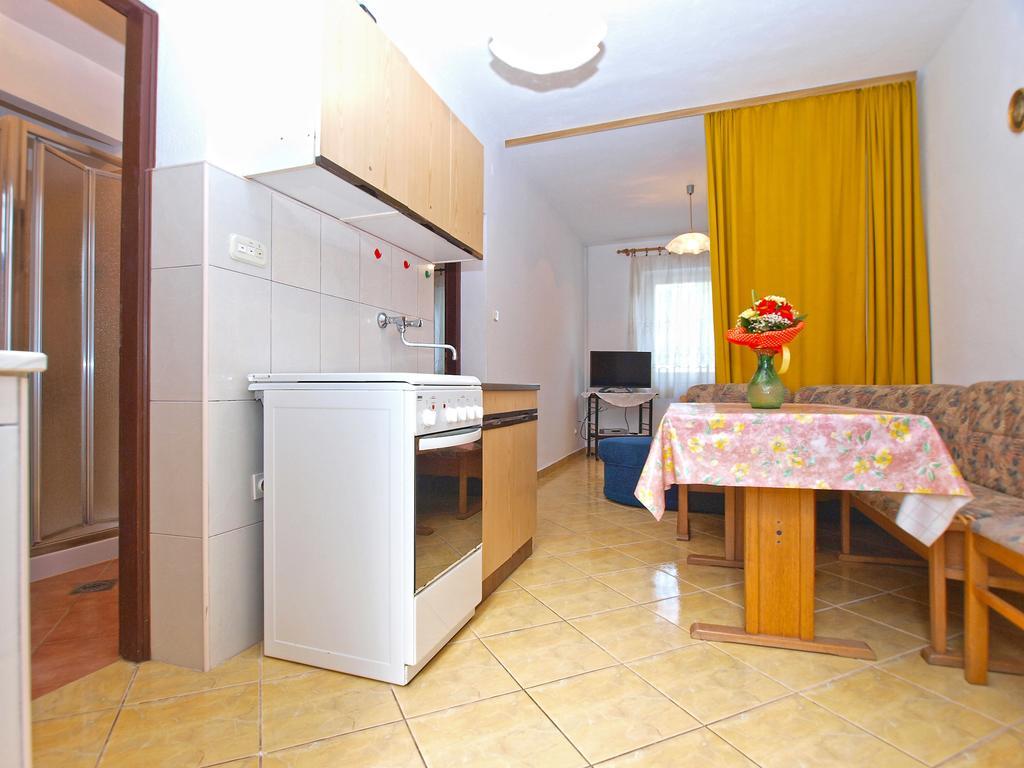 Apartments Branko 1348 พูลา ภายนอก รูปภาพ