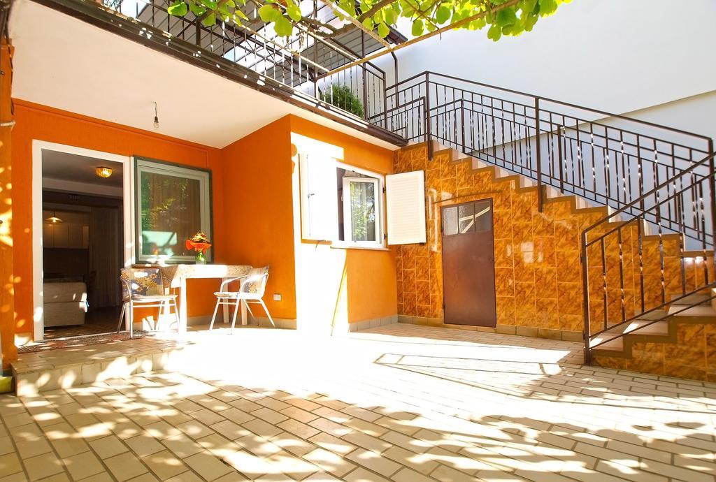 Apartments Branko 1348 พูลา ภายนอก รูปภาพ