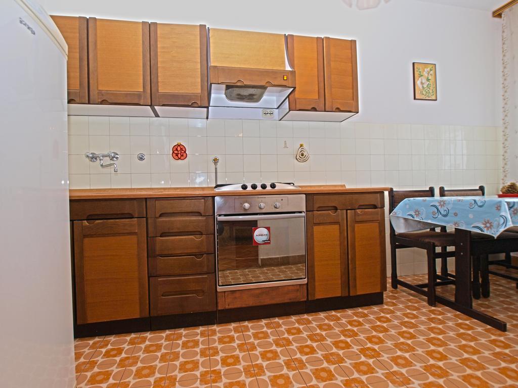 Apartments Branko 1348 พูลา ภายนอก รูปภาพ