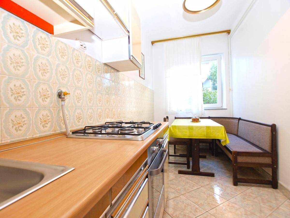 Apartments Branko 1348 พูลา ภายนอก รูปภาพ
